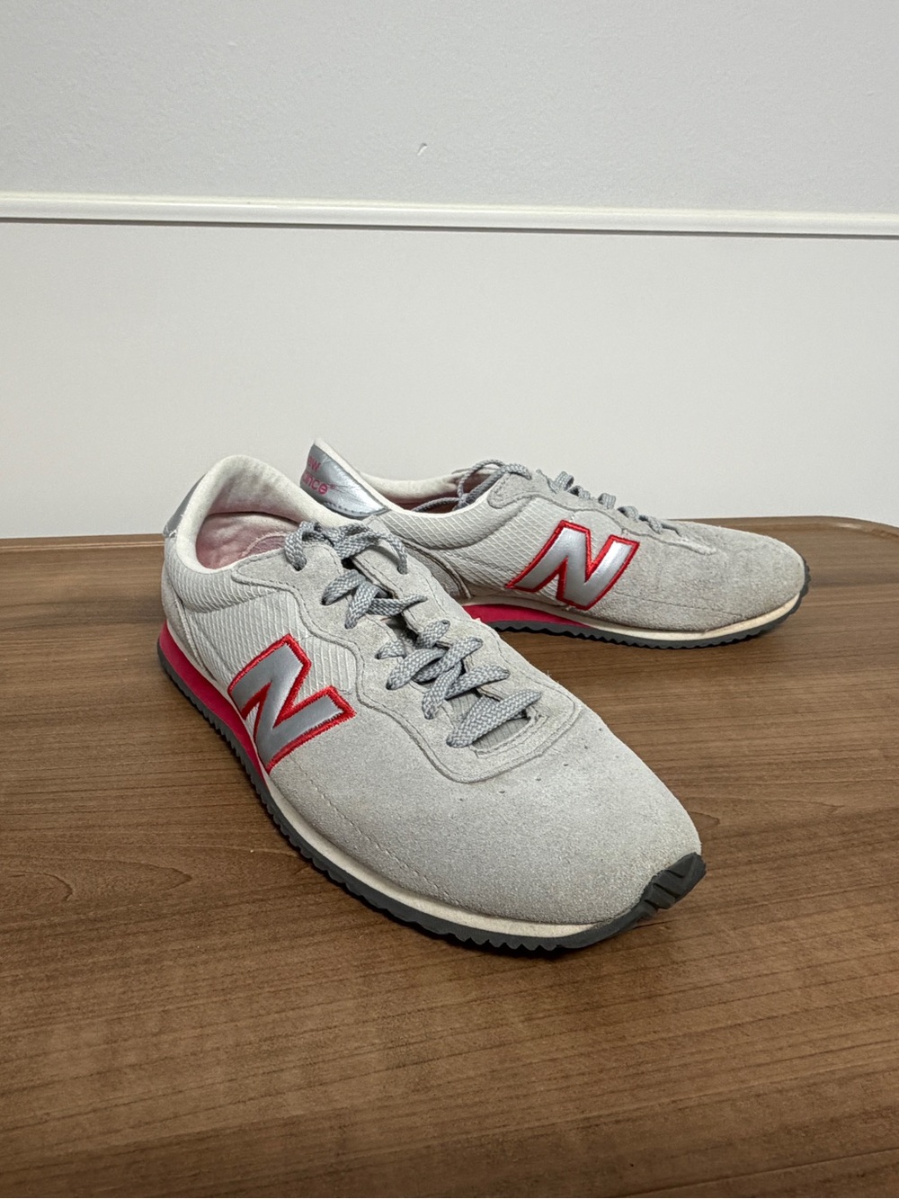 New Balance W80GP Gray Suede Retro Sneakers Women's 7 Silver Red N Logo